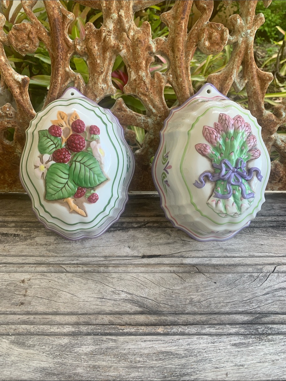 Raised Raspberry Porcelain Wall Plaque with Green Leaves